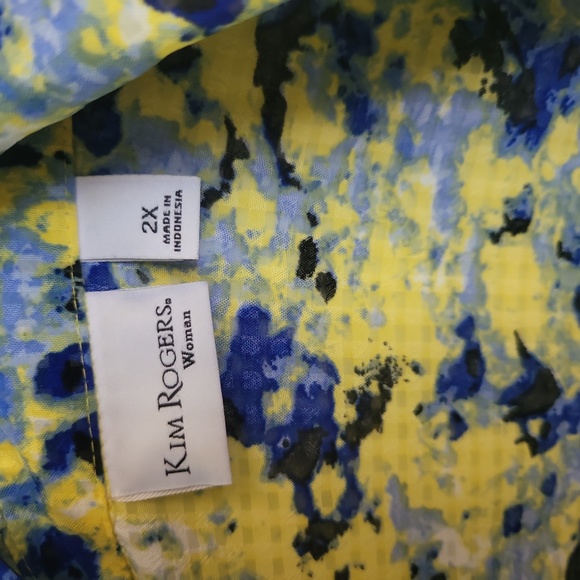 Fun Yellow Top - Picture 2 of 4